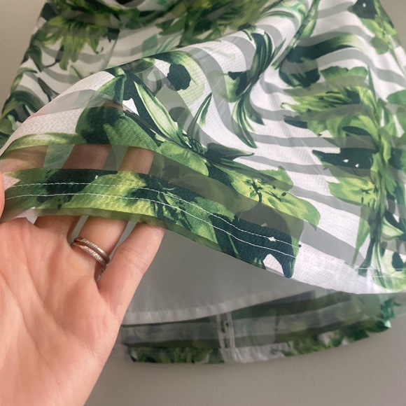 Summer skirt. Green tropical size 8 - Picture 4 of 4
